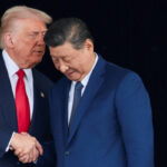 Trump reduz tarifas sobre China após reunião com Xi - 30/10/2025 - Mercado