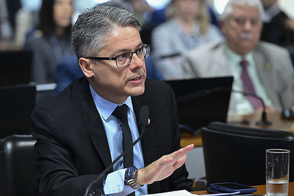 Alessandro Vieira: Falta RJ dizer qual será próximo passo - 01/11/2025 - Cotidiano