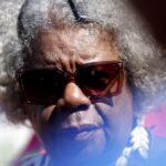 "Cada passo, cada pé, reivindica o direito à vida", diz escritora