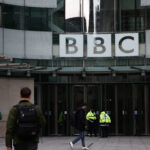 Como erro sobre Trump paralisou a emissora BBC - 16/11/2025 - Mundo