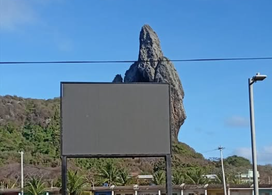 Deputado Waldemar Borges critica instalação de painéis de LED em Fernando de Noronha