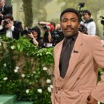 Donald Glover diz ter sofrido AVC durante turnê mundial - 24/11/2025 - Ilustrada