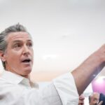 Governador democrata da Califórnia critica ausência dos EUA na COP30