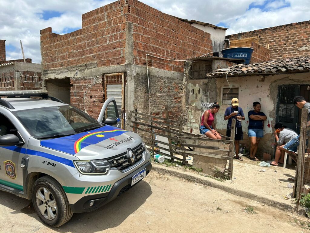 Homem é assassinado a tiros no bairro José Carlos de Oliveira, em Caruaru