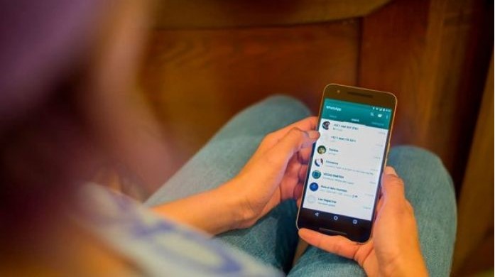 Idosa cai no golpe do 'falso filho' e vizinho perde quase R$ 5 mil