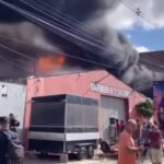 Incêndio atinge madeireira em Santa Cruz do Capibaribe; uma pessoa é socorrida