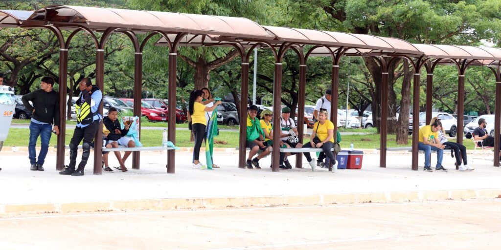 Médico e advogados visitam Bolsonaro antes de audiência de custódia
