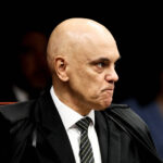 Moraes cita prisão de Lula para manter Bolsonaro na PF - 25/11/2025 - Poder