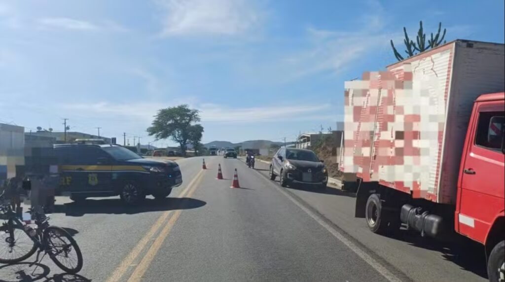 Motociclista morre após colidir de frente com caminhão na BR-232, em Belo Jardim