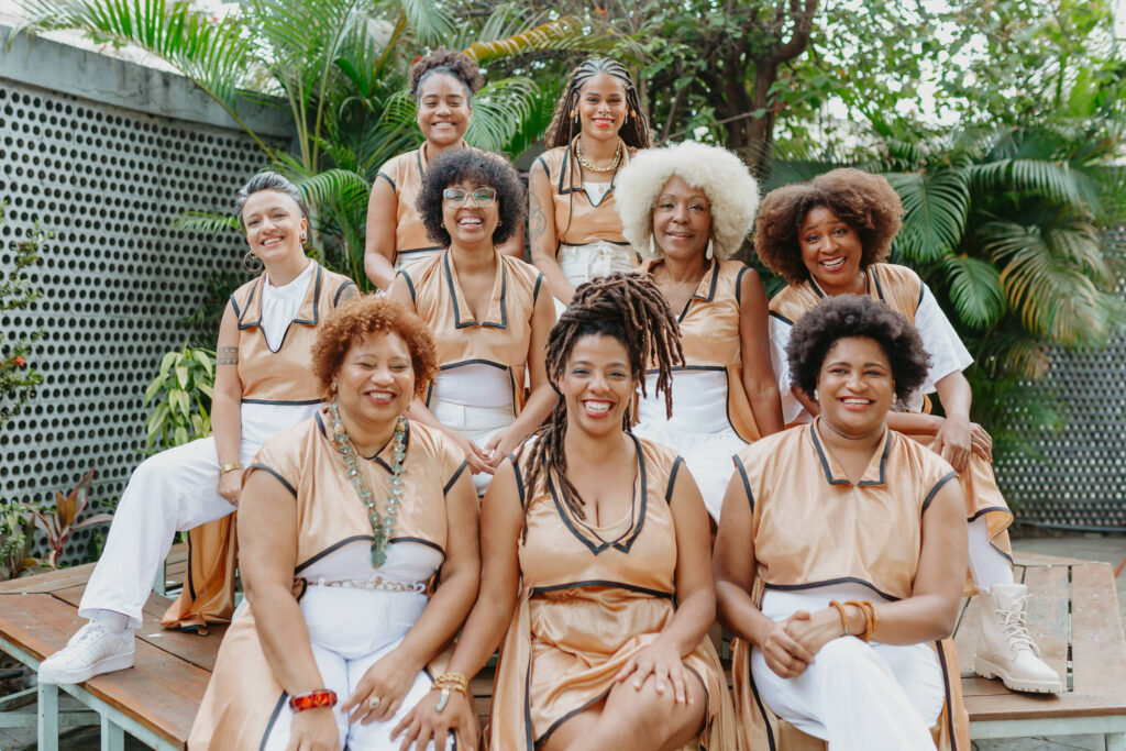 Mulheres instrumentistas levam ancestralidade ao palco - 17/11/2025 - Música em Letras