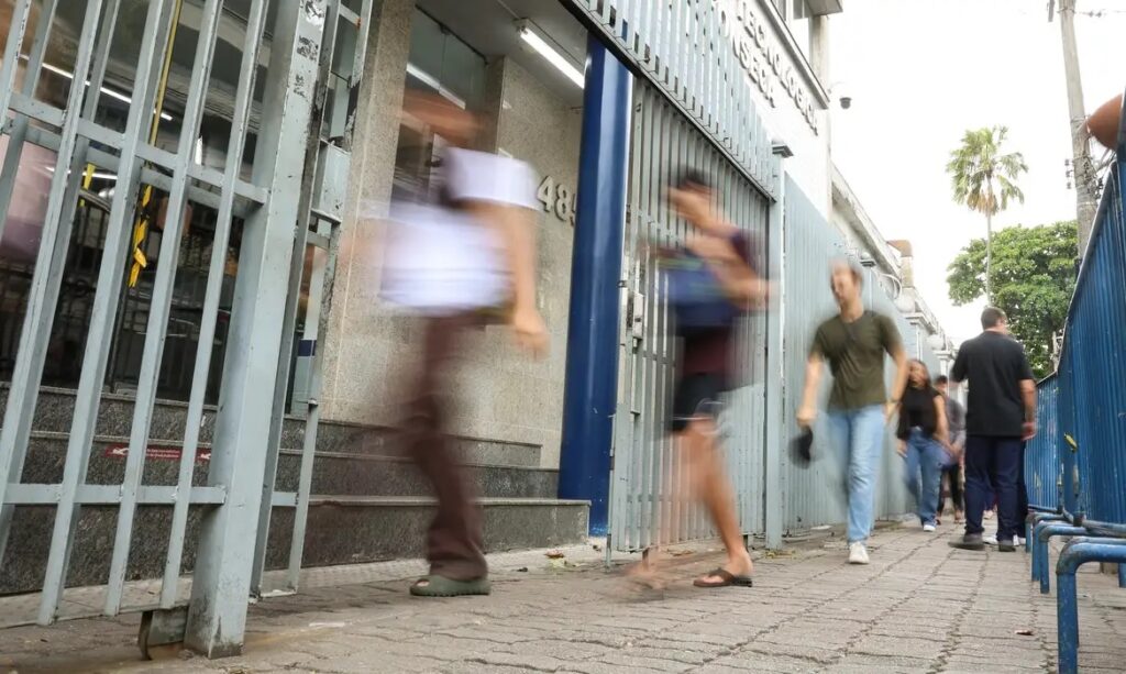 Saiba quais são as três questões anuladas no Enem 2025