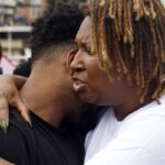 Sob facções e operações, população de favelas vive traumas e adoece