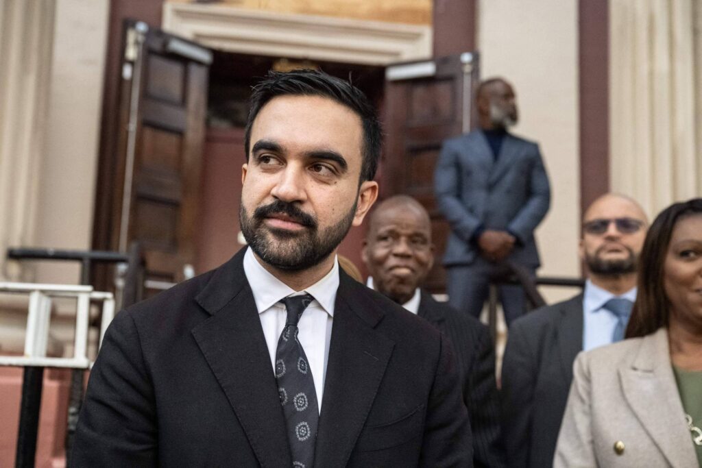 Trump apoia Cuomo e ameaça cortar verbas para Nova York - 03/11/2025 - Mundo