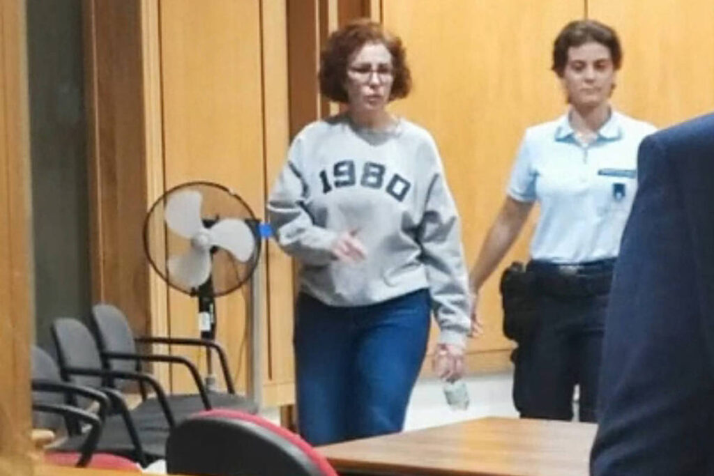 Cassação de Zambelli: conflito esbarra em falta de clareza - 11/12/2025 - Poder