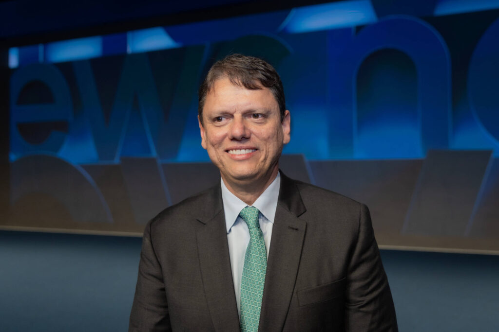 Com Flávio 2026, Tarcísio reforça discurso de reeleição - 25/12/2025 - Política