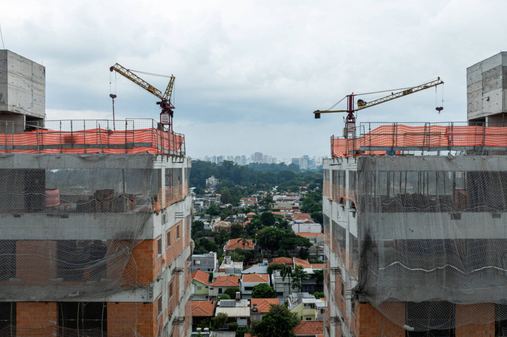 Construção civil celebra reajuste do MCMV em 2025 - 28/12/2025 - Mônica Bergamo