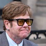 Elton John afirma que a sua perda de visão se agravou - 07/12/2025 - Ilustrada