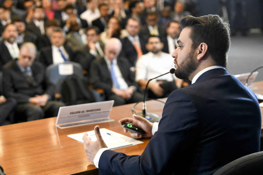 Ex-assessor de Bolsonaro pede para ir a julgamento no STF - 04/12/2025 - Painel