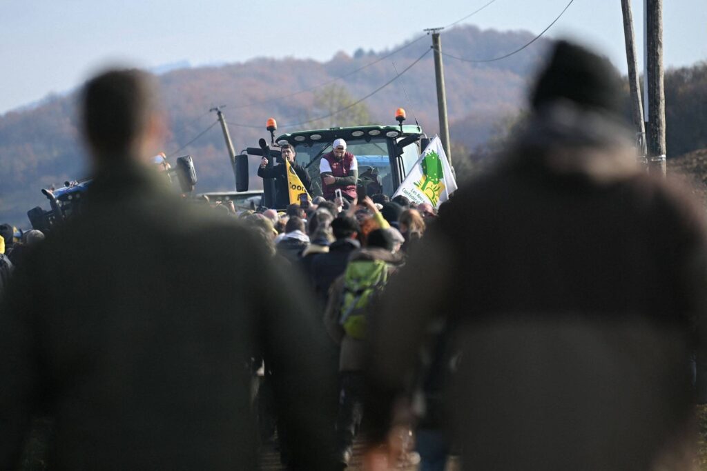 França: Agricultores protestam após sacrifício de rebanho - 12/12/2025 - Mercado