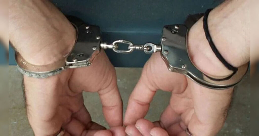 Homem é preso após tentar invadir casa e morder ex-companheira