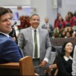 João Campos entra no campo da fé e mira votos do eleitorado evangélico