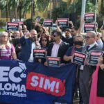 Jornalistas fazem ato contra censura e agressões na Câmara