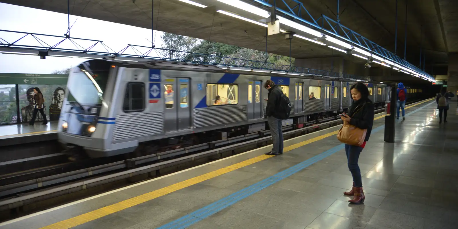Linhas do Metrô de São Paulo começam a funcionar 24 horas aos sábados