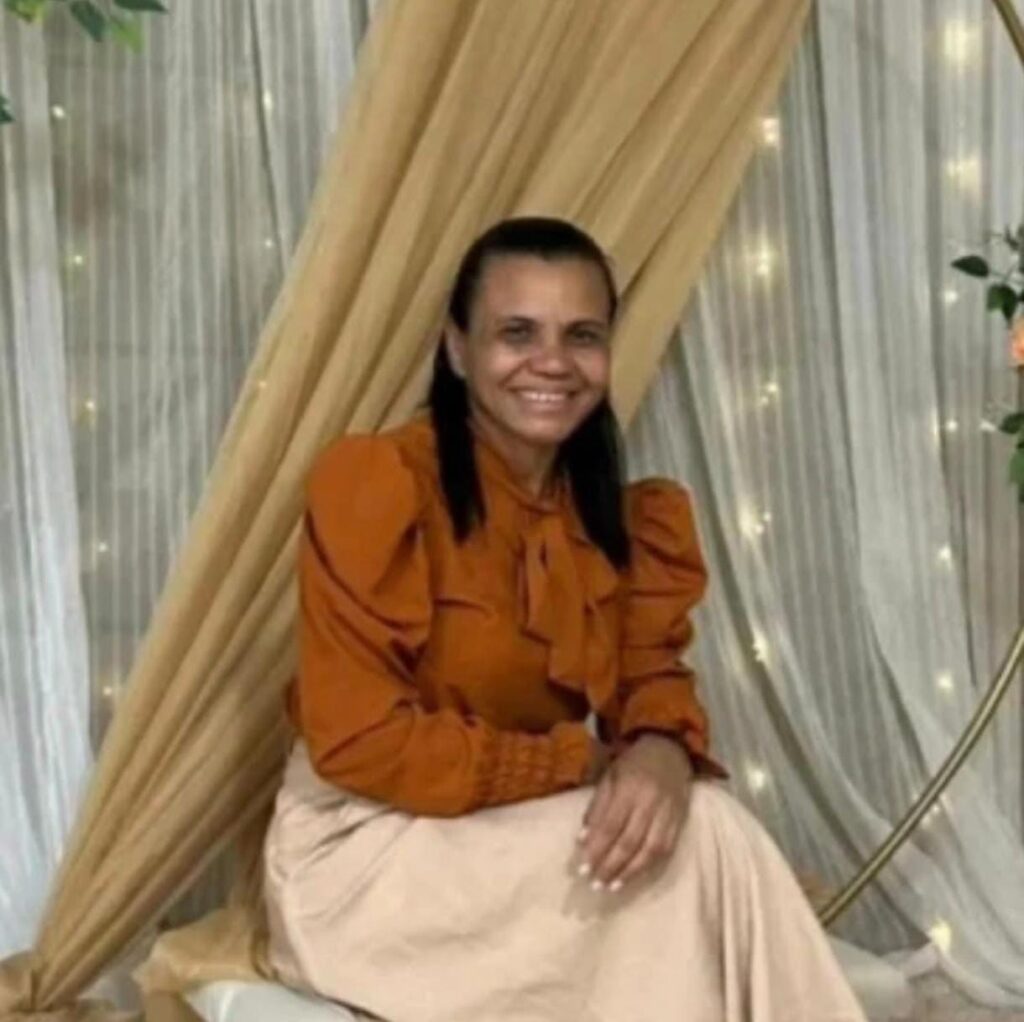 Mulher é morta a golpes de foice após sair de igreja