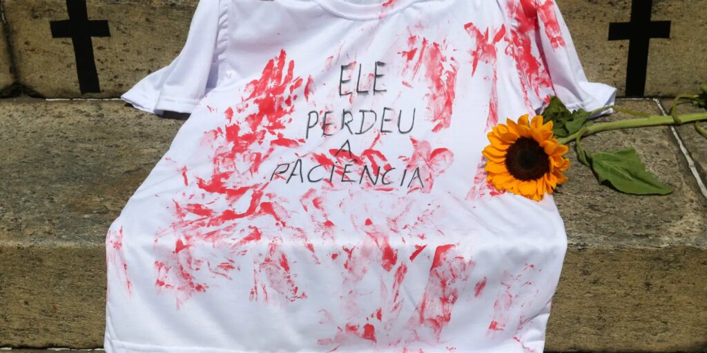 Mulheres vão às ruas em todo país para protestar contra o feminicídio