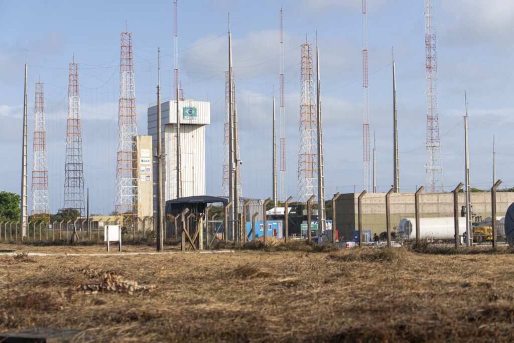 Problema técnico adia 1º lançamento orbital do Brasil - 17/12/2025 - Ciência