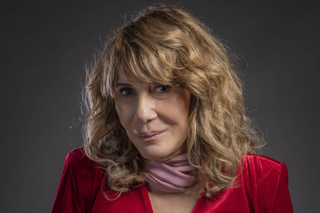 Três Graças: Arminda faz referência a Nazaré em novela - 29/12/2025 - Televisão