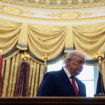 Trump formaliza processo contra BBC e pede US$ 10 bilhões - 15/12/2025 - Mundo