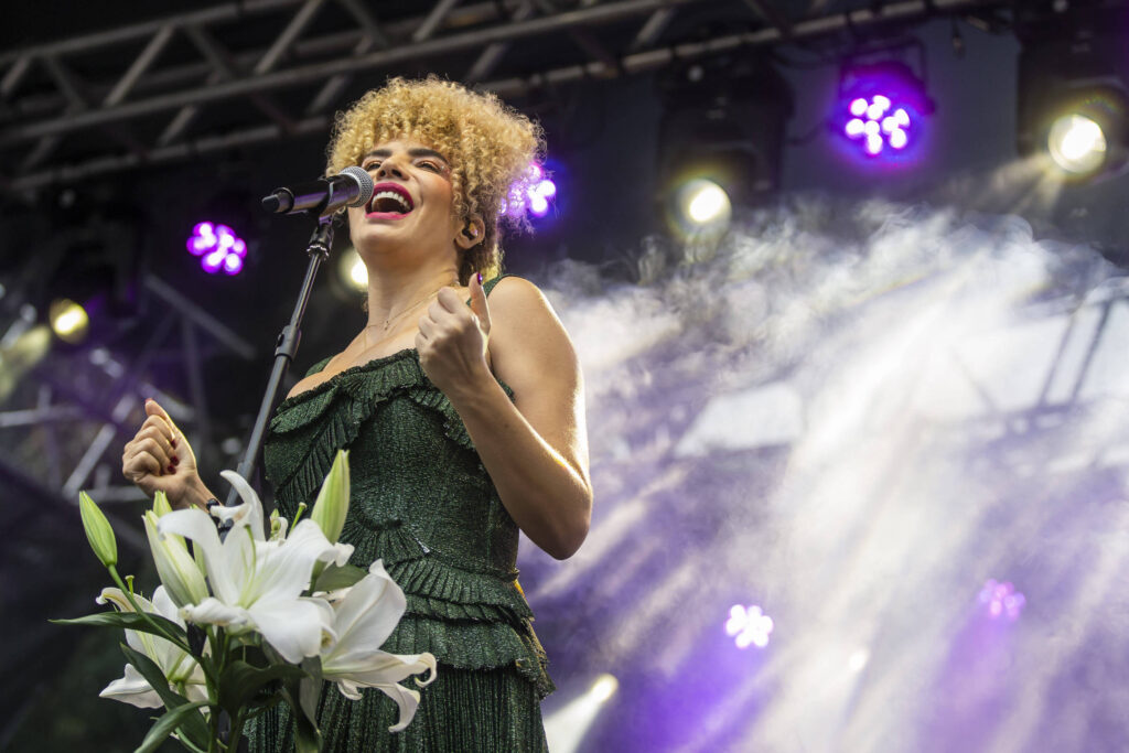 Vanessa da Mata faz show grátis na Bienal de SP - 25/12/2025 - Passeios