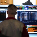 Wall Street reduz tecnologia e amplia setores - 13/12/2025 - Mercado