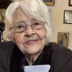 Após queda e fraturas, escritora Adélia Prado tem melhora de saúde