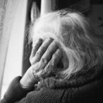 Depressão: 4 em cada 10 idosos com sintoma têm diagnóstico - 16/01/2026 - Equilíbrio