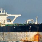 EUA apreendem dois navios que transportariam petróleo da Venezuela
