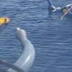 Helicóptero faz pouso forçado no mar em Cabo Frio