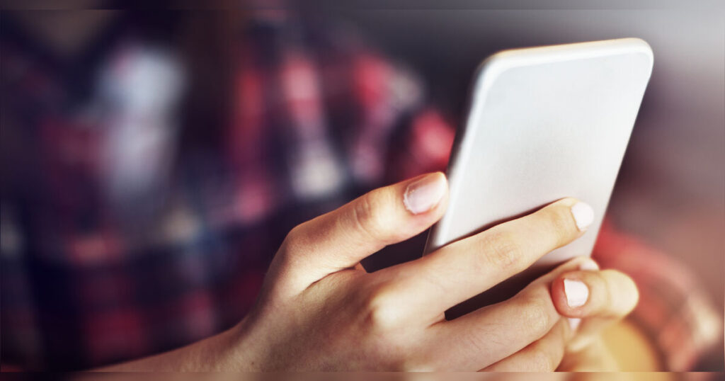 Homem é detido após ameaçar companheira com celular da sogra