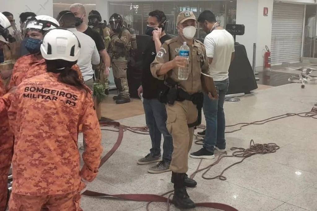 Incêndio atinge shopping no Rio e deixa quatro feridos - 03/01/2026 - Cotidiano