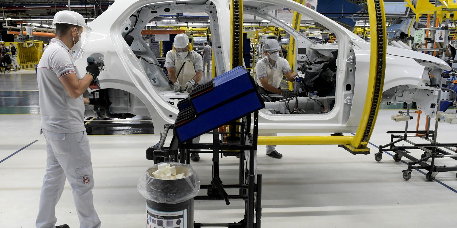 Juros altos travam crédito para 80% das indústrias, revela pesquisa