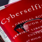 Livro crítico a Vale do Silício de 2000 revive na internet - 16/01/2026 - Economia