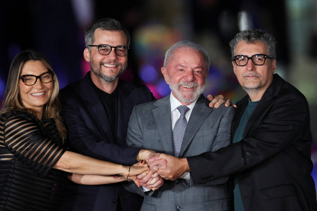 Lula celebra vitórias do Brasil no Globo de Ouro - 12/01/2026 - Ilustrada