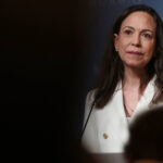 María Corina promete retornar à Venezuela - 06/01/2026 - Mundo