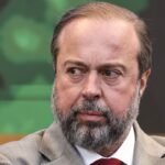 Ministro cobra solução para vazamento de água em minas da Vale