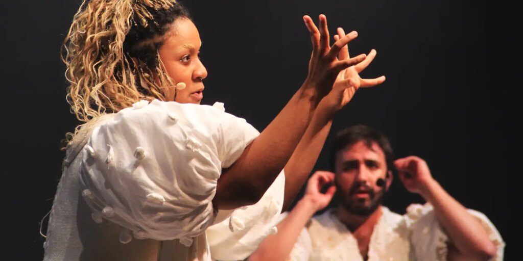 'Os irmãos Karamázov' volta ao Rio com acessibilidade integrada à peça