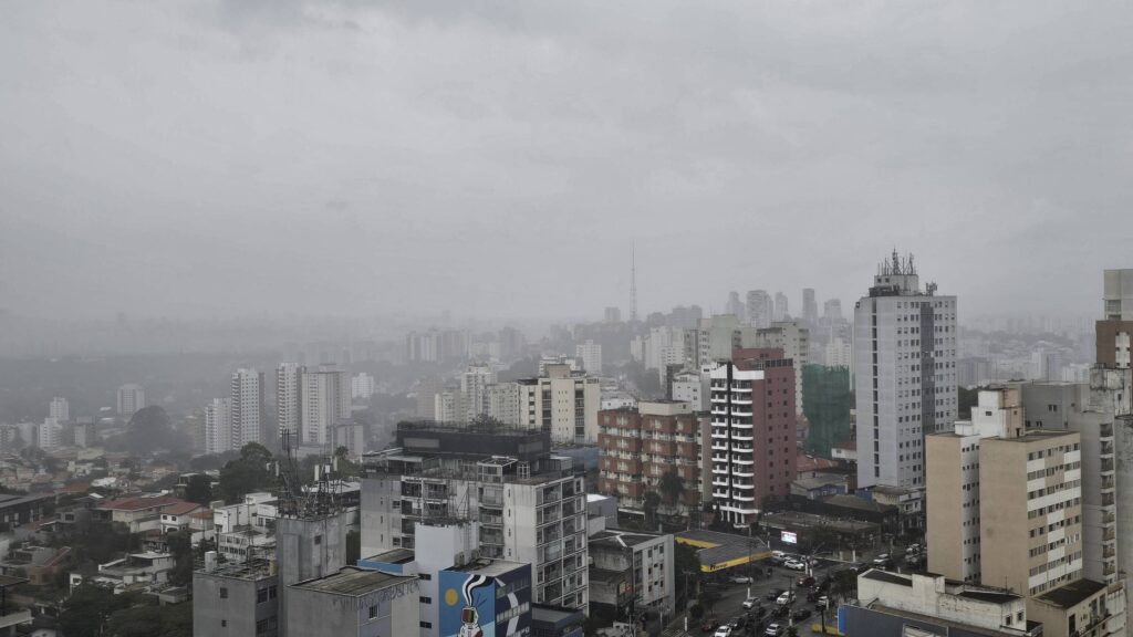 Tempo em SP: Fim de semana começa com tempestade e abafado - 03/01/2026 - Cotidiano