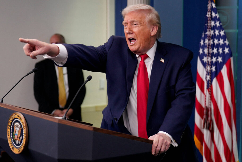 Trump culpa democratas por mortes em protestos sobre o ICE - 25/01/2026 - Mundo