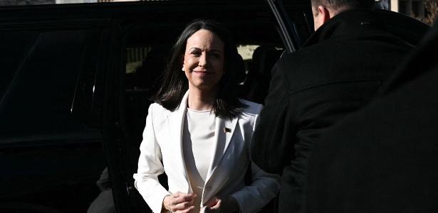 15.jan.2026 - María Corina Machado chega à Casa Branca para reunião com Donald Trump
