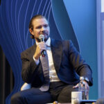 Aposentados podem ter de pagar pelo luxo de Vorcaro - 10/02/2026 - Rômulo Saraiva